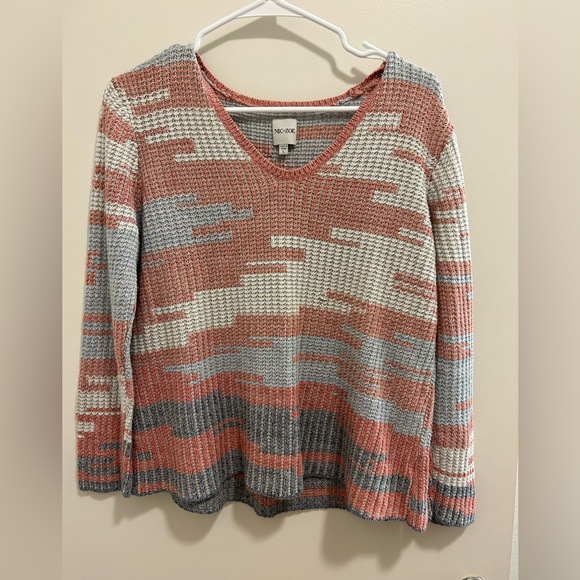 NIC+ZOE Sweaters - 🍁Nic + Zoe Pink, Blue and White V-Neck Sweater